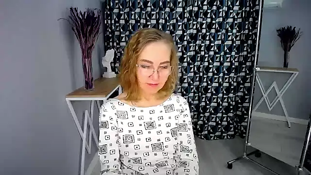 Queen_a_n_i - cameltoe