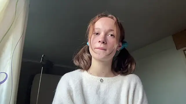 BrittanyLebowitz - make pony tail