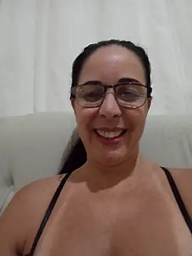Regina475 - Bucetinha com creme