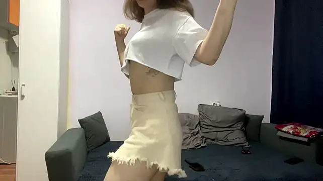 BennieHasty - unfasten the button on the skirt
