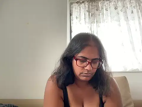 FrenchUnicorn - masturbate and moan for 2 mn