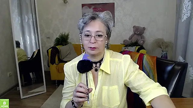 Hottie_lades - STICK THIS PINK THING INTO THE PUSSY
