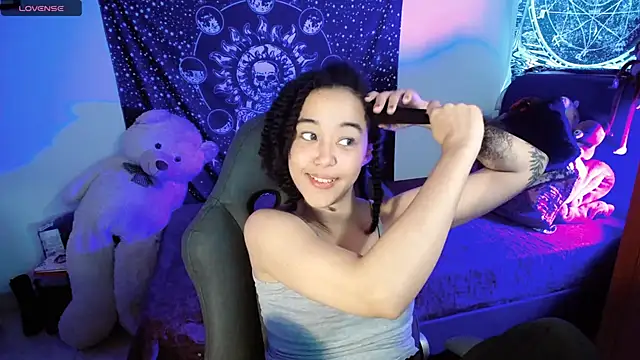 Ela_0 - Hello Guys ♥ Toy on /Goal: ass oil!!