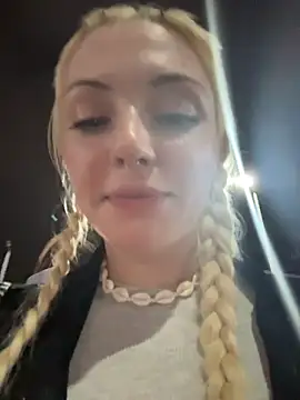 Badblondie - CHECK MY PANTIES RIGHT HERE IN MCDONALDS