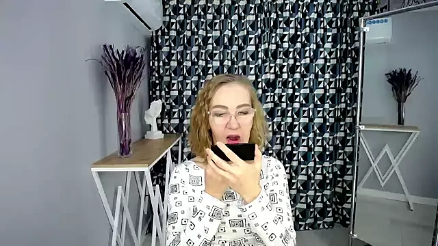 Queen_a_n_i - cameltoe