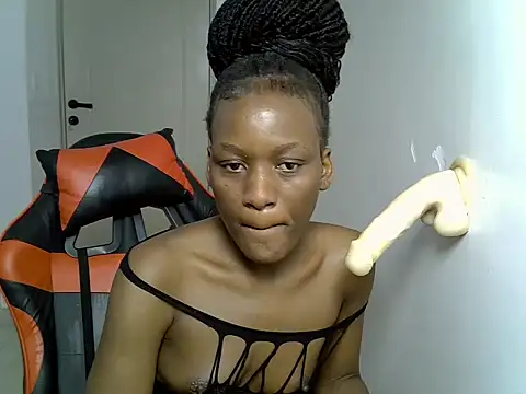 Spot_curvy - blowjob and striptease