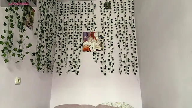 MirelleMur - I'll show you my panties