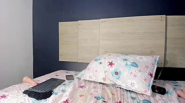 Dannabeacker - Show wet pussy🔥💦