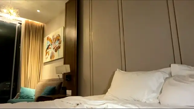DeeannKenfield - squezze my tits and play with nipples