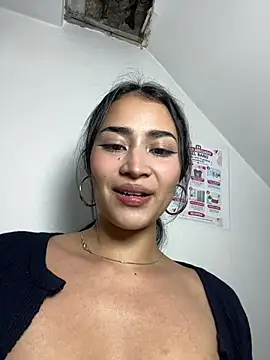 Lara_madisson - 😘oil on boobs