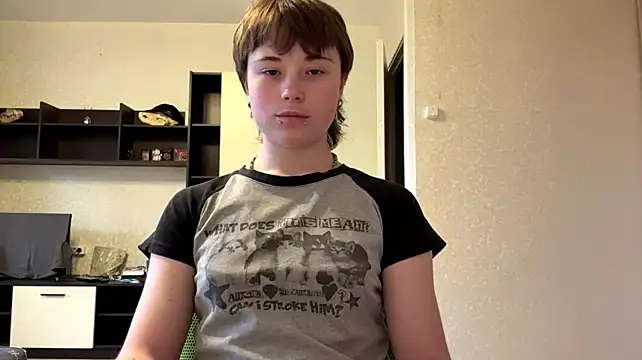 Nellyts - flash boobs