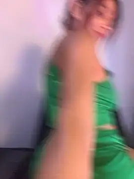 Skarlett_12_ - Show boobs + control toy 1 min