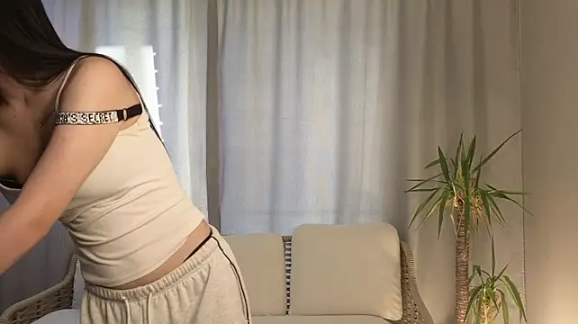 Pippa_pookie - I'll stick my hands under my bra