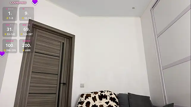 MonaBurn - Hot oil show+play tits