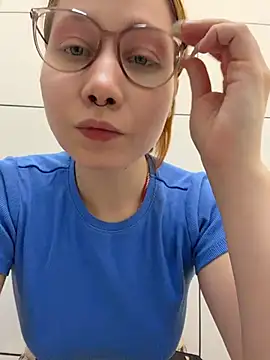 SlavicCandy - TASTE MY PUSSY IN KFC