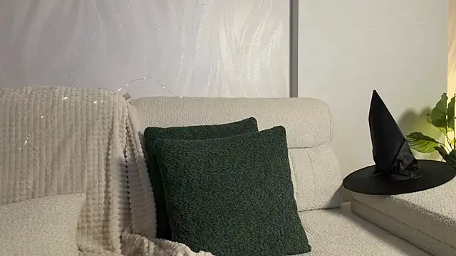 Lillit_vivit - Topless ride the pillow