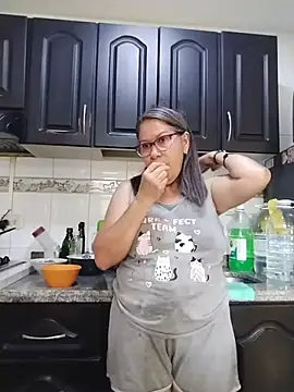 Victoria_wayne - oil tits