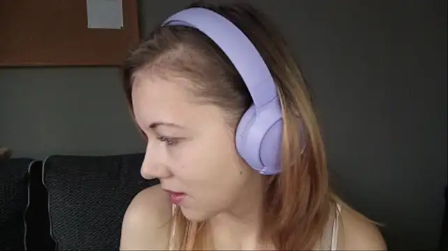 Bella_Manqui - take a look into my decollete