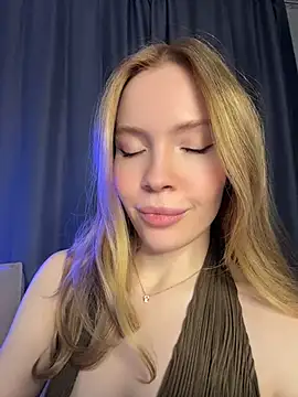 Lily_Daltons - panties slide down