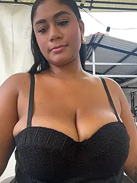NayTorres - TAKE OUT TITS AND BOUNCE IN PUBLIC
