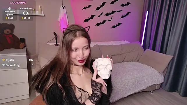 X_luxurybarbie_x - show tits+suck finger
