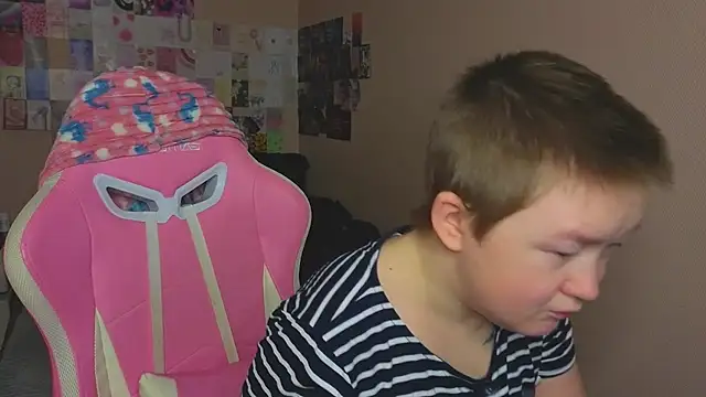 Mia_Moores - doggy pose
