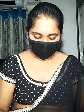 Doly_thebubbly_telugugirl - Boobs oil massage in public..
