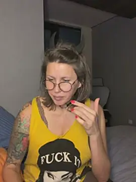 LinaMalinaz - take off your shirt