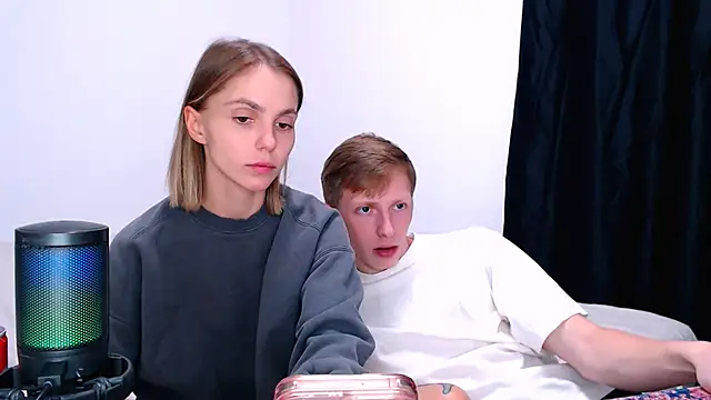 Juliaanddima - naked