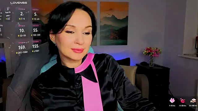 Sofia_Ford - button up the buttons