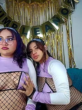 Liily_Foxxy - FUCK EACH OTHERS PUSSY WITH DOMI 😈🎮