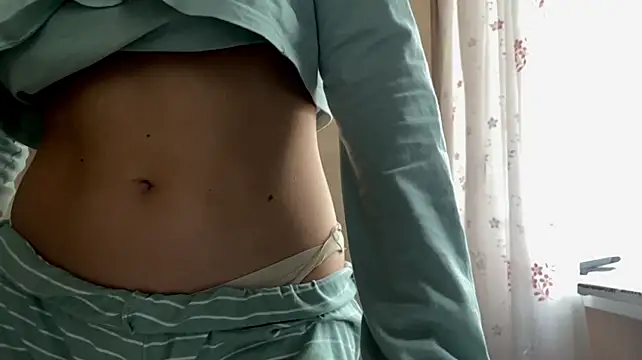 ShavondaMulrenin - Play with my boobs