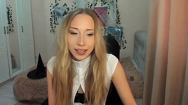 Emmarayder - I'll show you my semi-transparent dress.