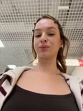 Outdorable - Tease pussy while riding on face