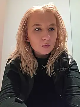 KaylinJan - mood to tease… and please. Want a taste?
