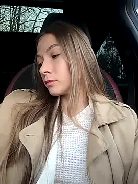 CompactBaby - show panties