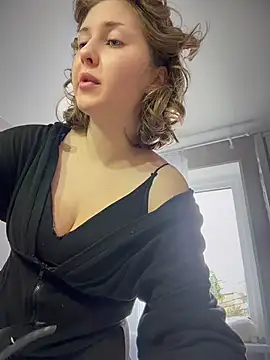 KellyKeler - Oops" Take OFF! Squeeze NAKED TITS🍒