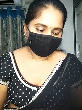 Doly_thebubbly_telugugirl - Boobs oil massage in public..
