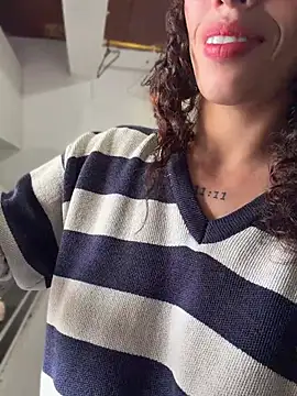 Roxyrougee - Take of shorts 🥵in public