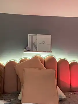 KendalMilleer - SUCK YOUR NIPPLE AT THE TIME