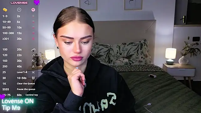 Silena_sky - show ass
