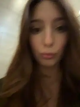 LilluKatten - take jeans off + sexy public TWERKS 👅