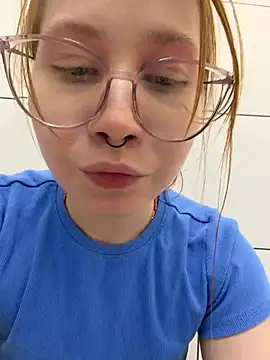 SlavicCandy - PUT PANTIES OFF UNDER THE TABLE IN KFC