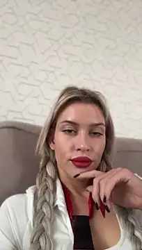 KikiWatson - Show boobs 🔞😍