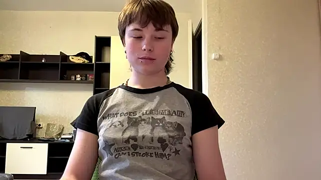 Nellyts - flash boobs