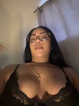Ashley_Tompson1