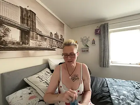 Curvy-Jinx - Pre recorded video LT