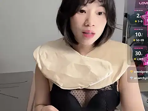 Yayayayayaya11111 - 脱掉上衣