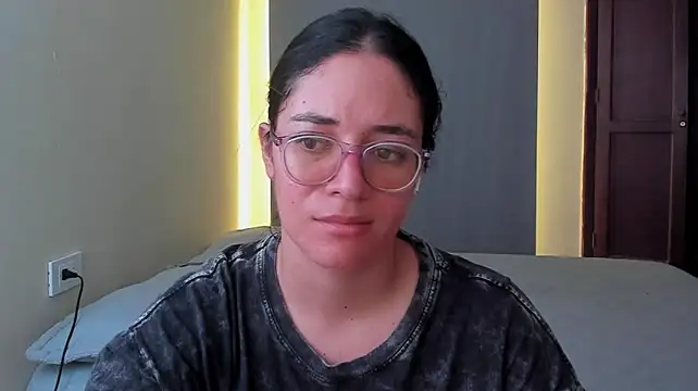 atenas_05_'s Live XXX Chat