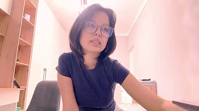 YulandaSmalarz - Lick my lips